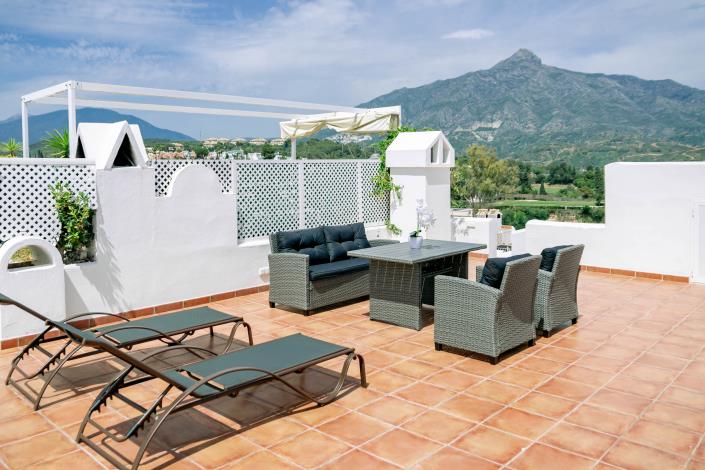 Image No.1-4 Bed Townhouse for sale