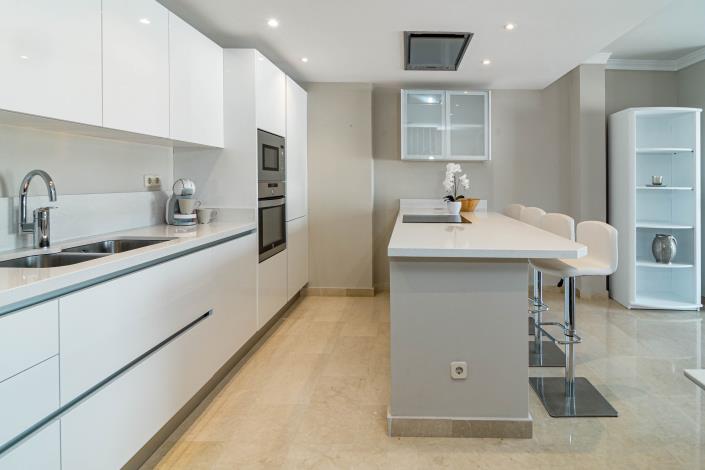 Image No.17-4 Bed Townhouse for sale