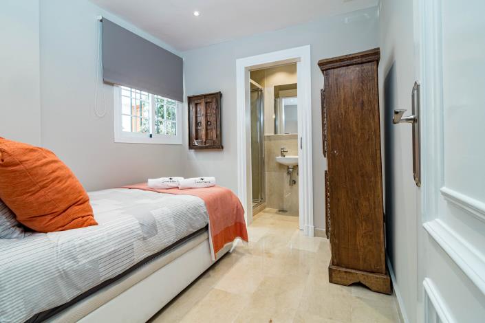 Image No.21-4 Bed Townhouse for sale