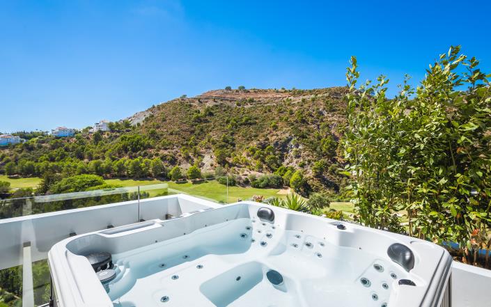 Image No.24-6 Bed Villa / Detached for sale