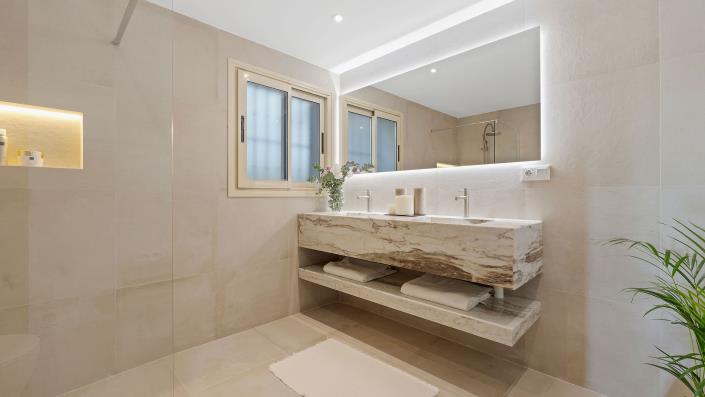 Image No.17-4 Bed Apartment for sale