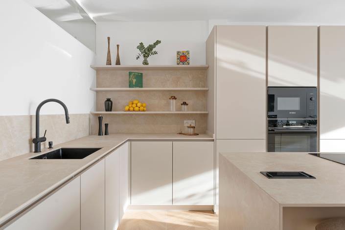 Image No.26-4 Bed Apartment for sale