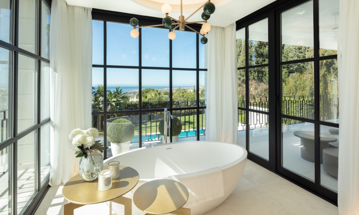 Image No.10-6 Bed Villa for sale