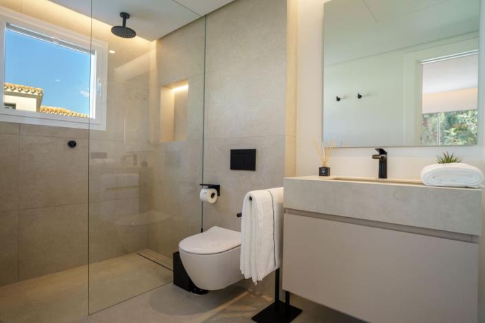 Image No.26-5 Bed Villa for sale