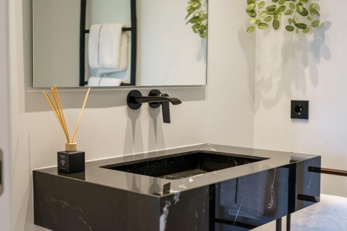 Image No.27-5 Bed Villa for sale