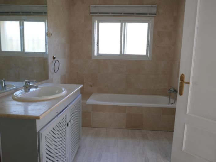 Image No.20-4 Bed Villa for sale