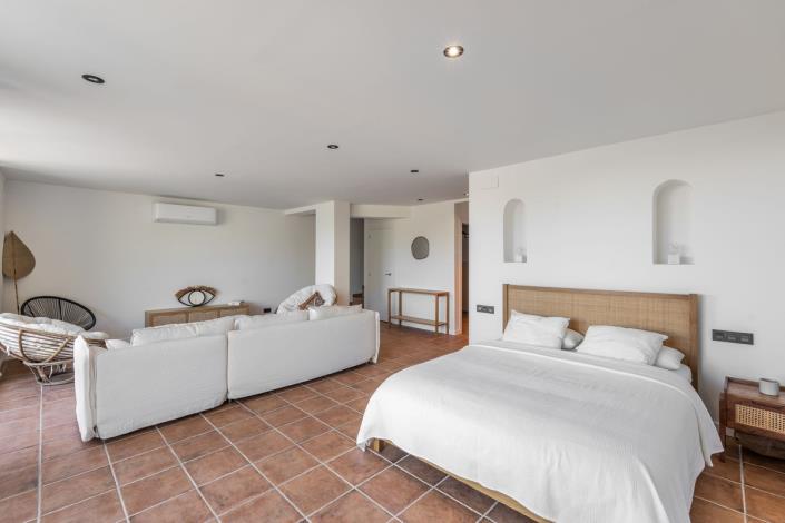 Image No.7-3 Bed Villa for sale