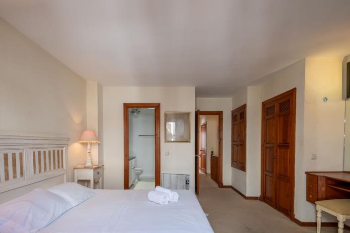 Image No.18-3 Bed Townhouse for sale