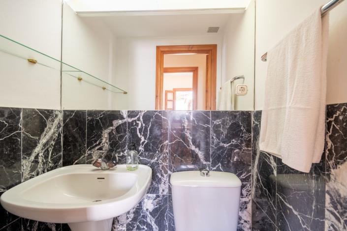 Image No.27-3 Bed Townhouse for sale