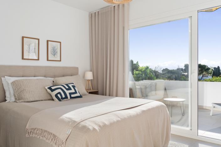 Image No.12-4 Bed Townhouse for sale