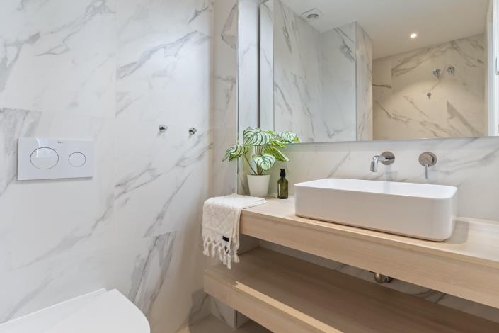 Image No.17-4 Bed Townhouse for sale