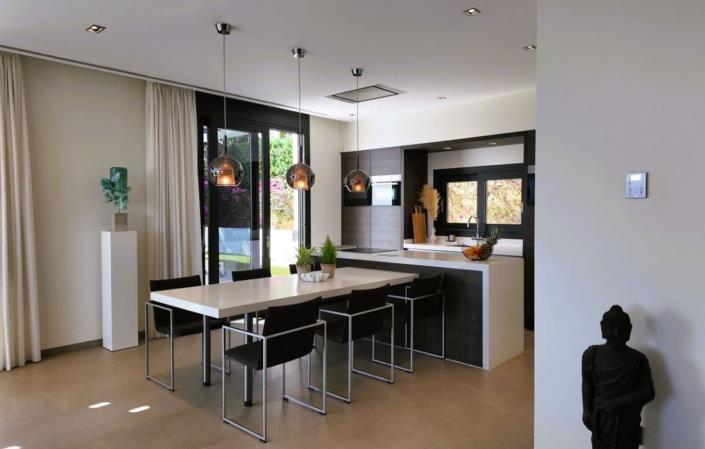 Image No.12-4 Bed Villa for sale