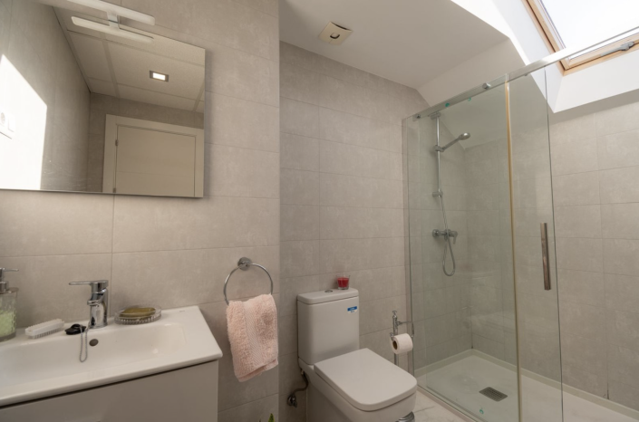 Image No.9-2 Bed Apartment for sale