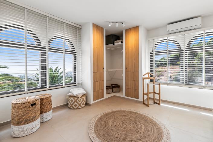 Image No.12-5 Bed Villa for sale