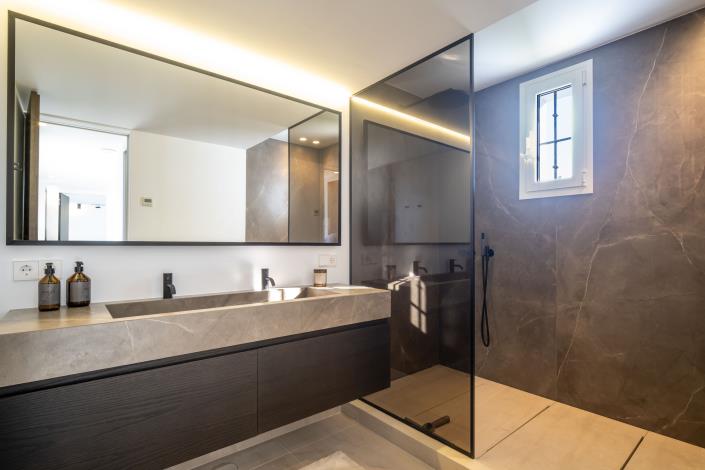 Image No.9-4 Bed Townhouse for sale