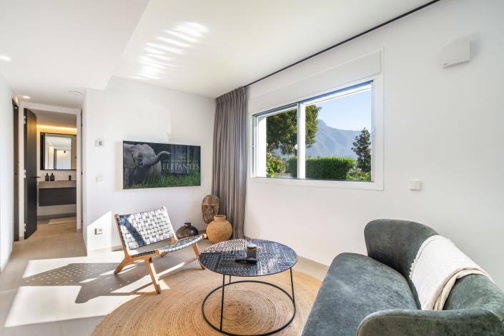 Image No.11-4 Bed Townhouse for sale