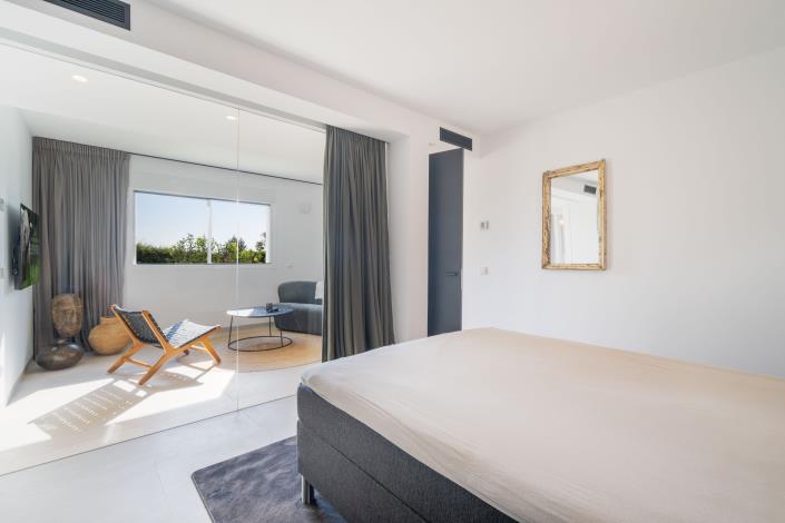 Image No.13-4 Bed Townhouse for sale