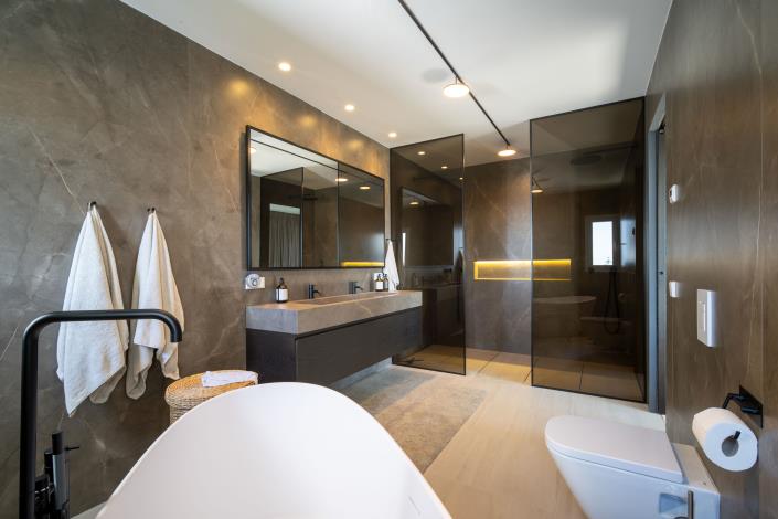 Image No.22-4 Bed Townhouse for sale