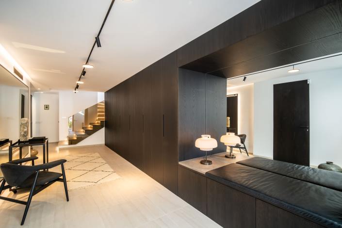 Image No.26-4 Bed Townhouse for sale