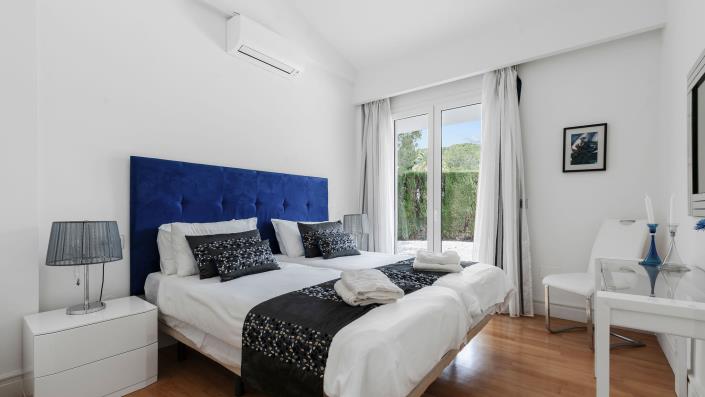 Image No.14-7 Bed Villa for sale