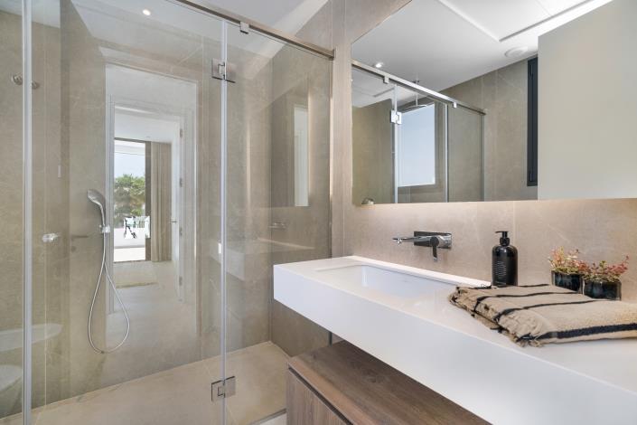 Image No.26-6 Bed Villa for sale