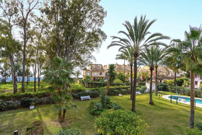 Image No.2-2 Bed Townhouse for sale