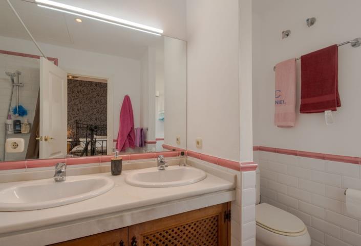 Image No.10-5 Bed Villa for sale