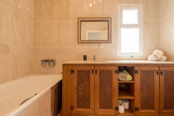 Image No.15-5 Bed Villa for sale