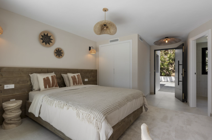 Image No.21-6 Bed Villa / Detached for sale