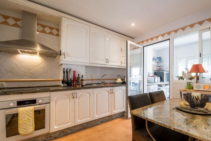 Image No.8-3 Bed Townhouse for sale