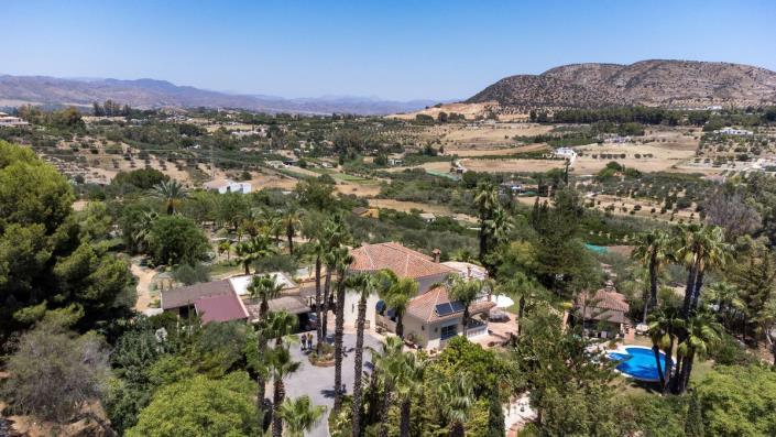 Image No.27-5 Bed Villa for sale