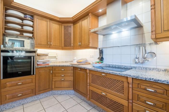 Image No.57-5 Bed Villa for sale