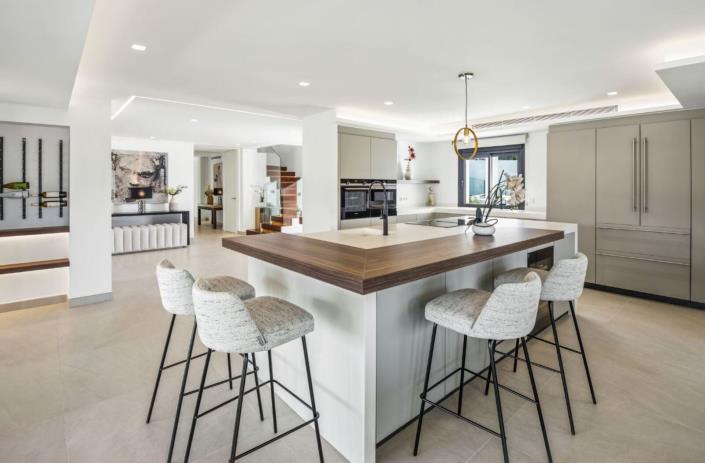 Image No.8-5 Bed Villa for sale