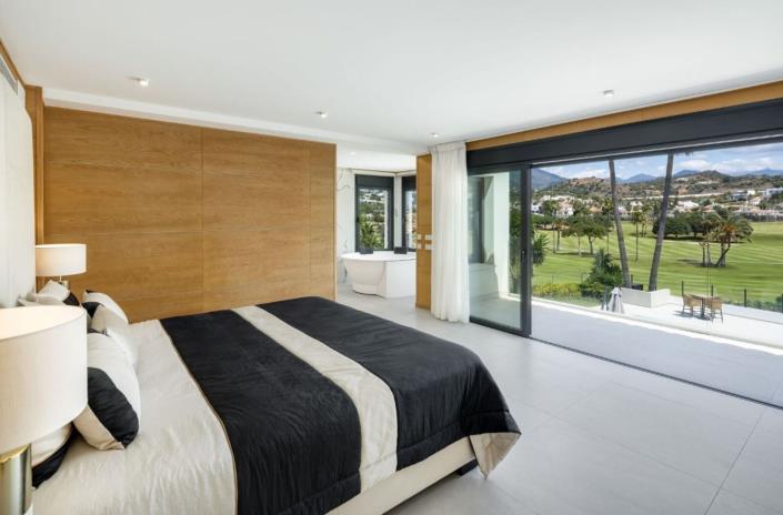 Image No.13-5 Bed Villa for sale