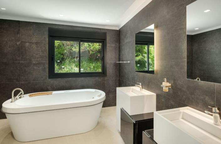 Image No.15-5 Bed Villa for sale