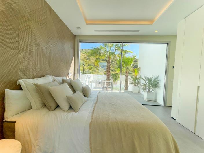 Image No.6-5 Bed Villa for sale