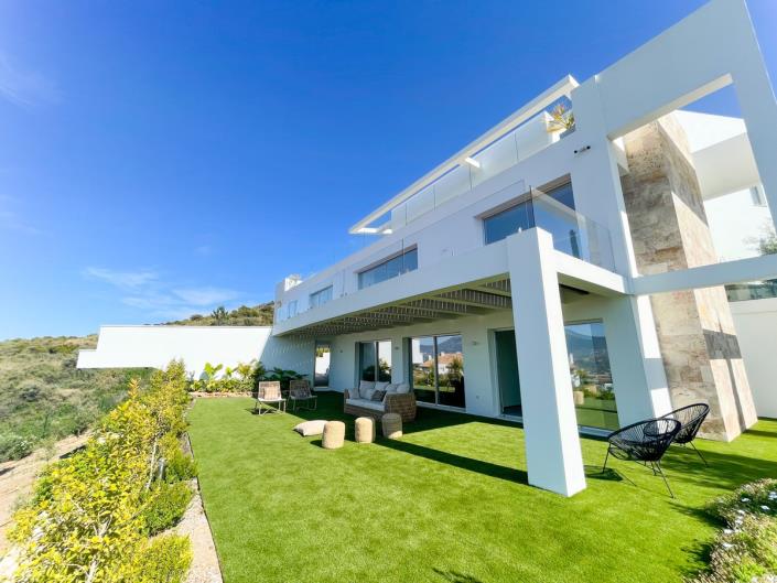 Image No.47-5 Bed Villa for sale