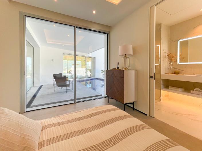 Image No.48-5 Bed Villa for sale