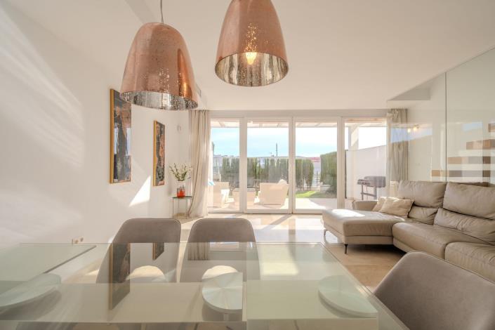 Image No.11-4 Bed Townhouse for sale