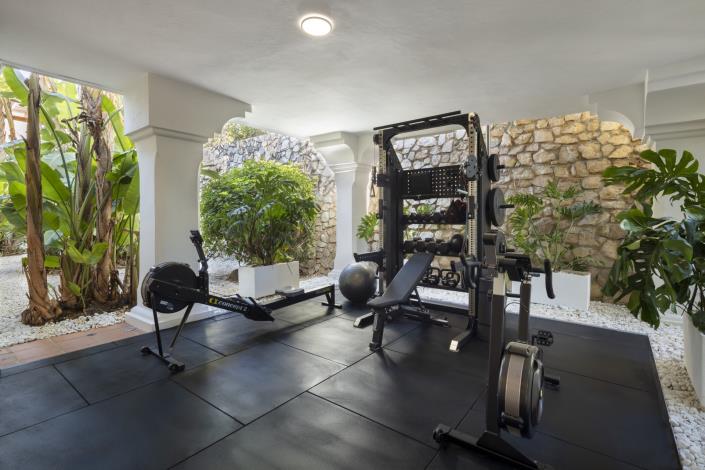 Image No.7-12 Bed Villa for sale