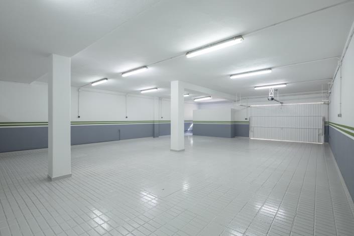 Image No.8-12 Bed Villa for sale