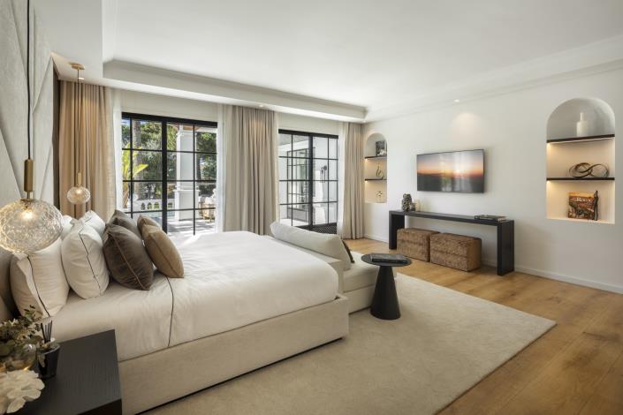 Image No.23-12 Bed Villa for sale