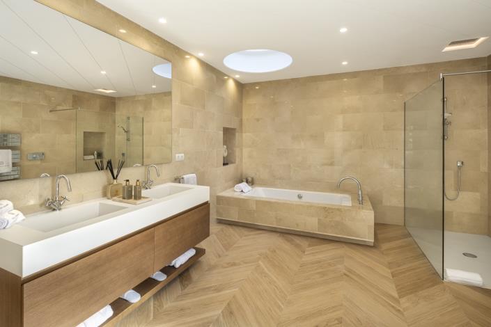 Image No.30-12 Bed Villa for sale