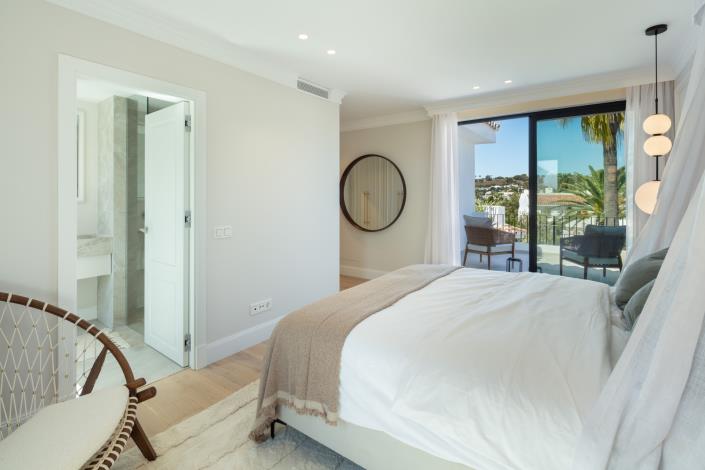 Image No.38-5 Bed Villa for sale