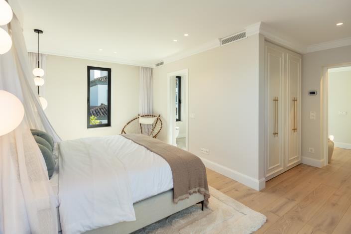 Image No.45-5 Bed Villa for sale