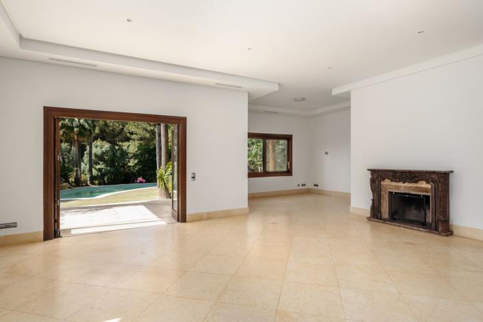 Image No.10-5 Bed Villa for sale