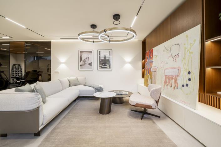 Image No.28-5 Bed Villa for sale