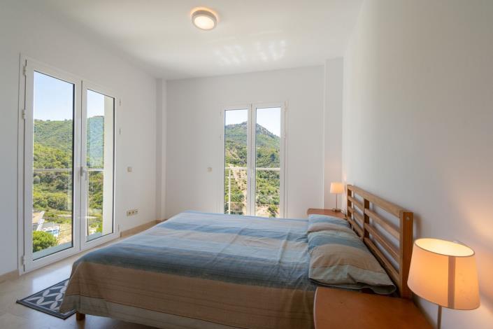 Image No.9-4 Bed Villa for sale