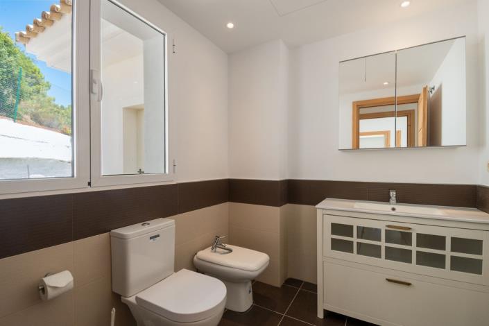 Image No.10-4 Bed Villa for sale