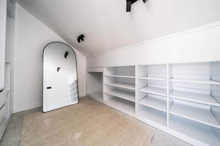 Image No.21-3 Bed Townhouse for sale